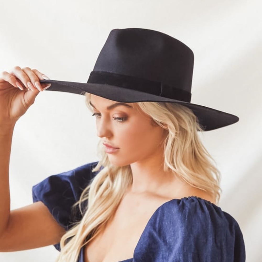 Nice and Mellow Black Wool Fedora Hat